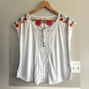 Cato white embroidered flower sleeveless top with Peep hole back, Size 18/20W